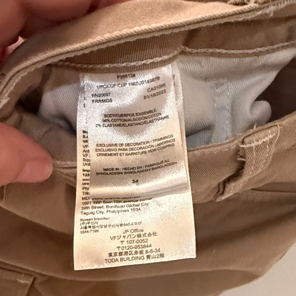 Dickies Women's Tan Cargo Shorts - Picture 3 of 3